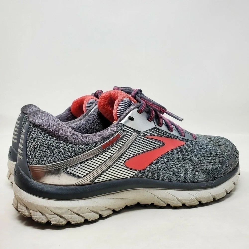 Brooks Women's Adrenaline GTS 18 Running Shoes 9
